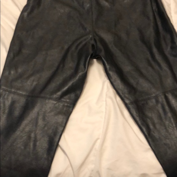 High-Waisted Faux Leather Leggings - Picture 4 of 4